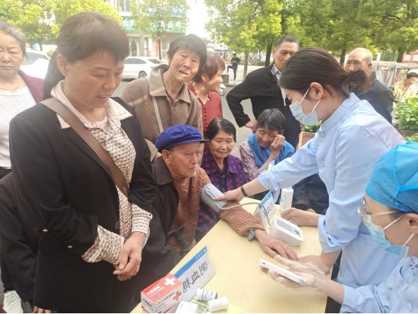 百姓健康系我心，黨員服務(wù)進(jìn)社區(qū)