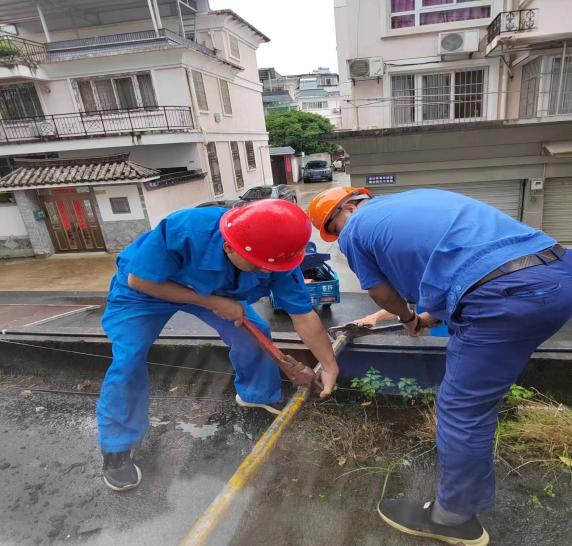 “三落兩?！惫泊偃?xì)夤艿栏脑熘脫Q工作安全平穩(wěn)有序