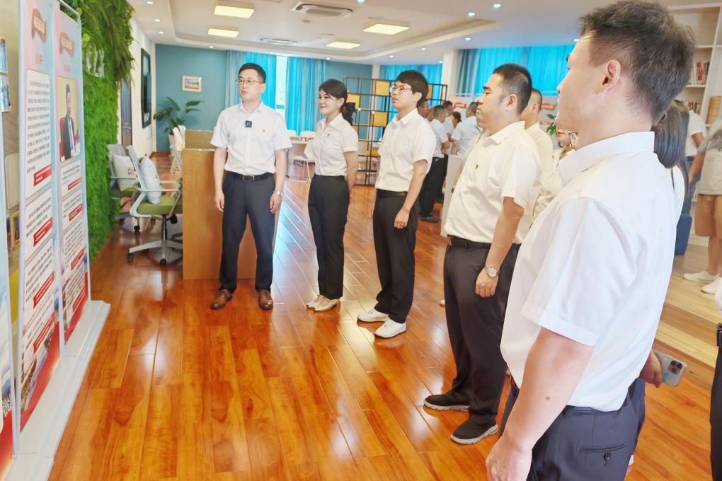 屯溪區(qū)國(guó)投集團(tuán)黨委開展慶祝中國(guó)共產(chǎn)黨成立104周年系列活動(dòng)