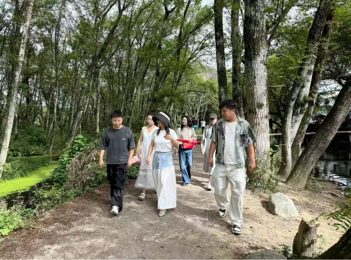 實(shí)地研學(xué)促提升 謀劃發(fā)展啟新程—昱城文旅公司黨支部開(kāi)展“循‘雙村’賦能跡，謀文旅發(fā)展篇”主題黨日活動(dòng)