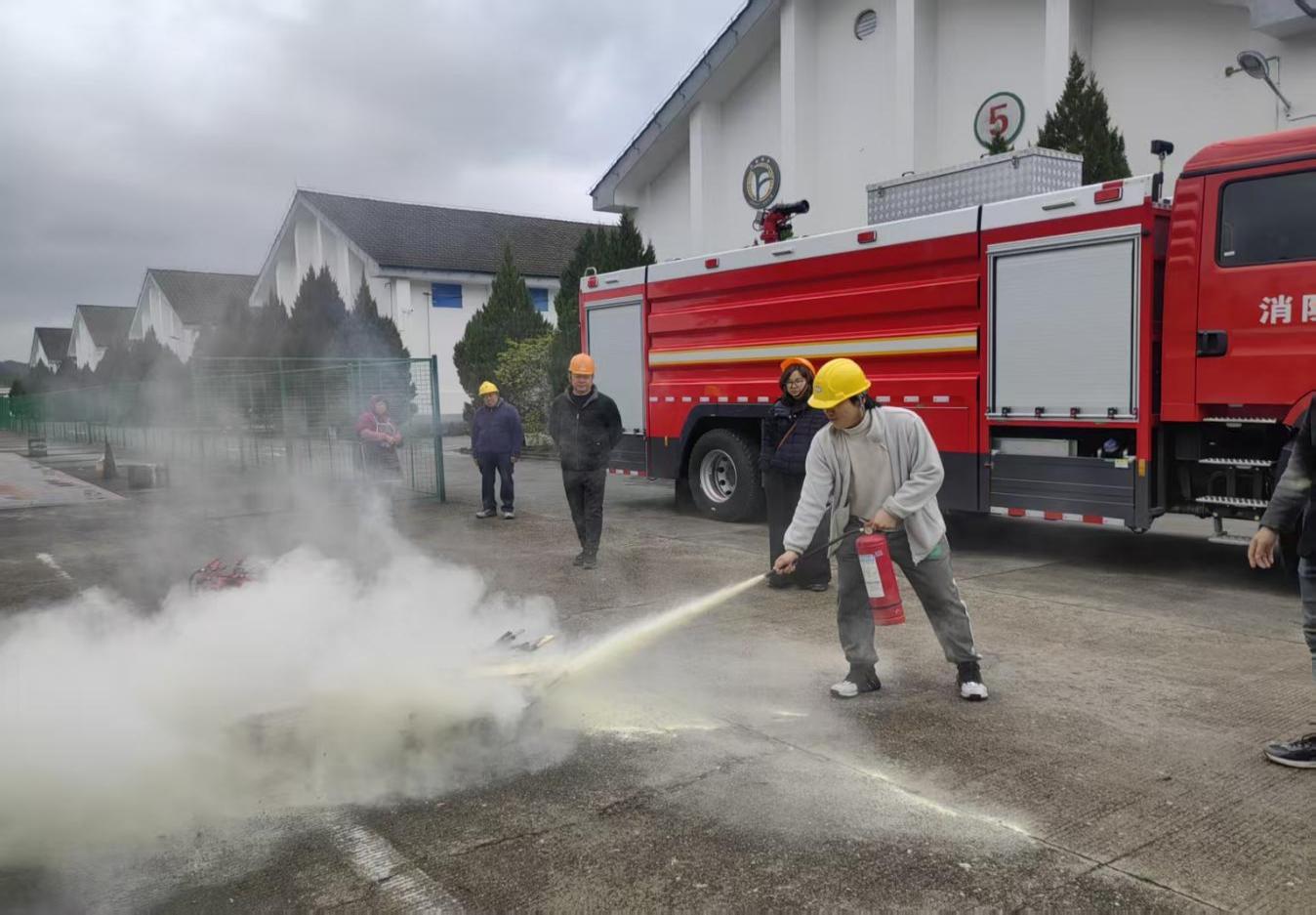 屯溪區(qū)糧儲公司：積極參加消防逃生專項演練，共筑春季火災防線